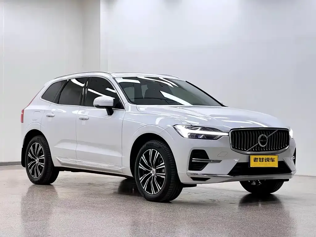 Volvo XC60 — фото 10