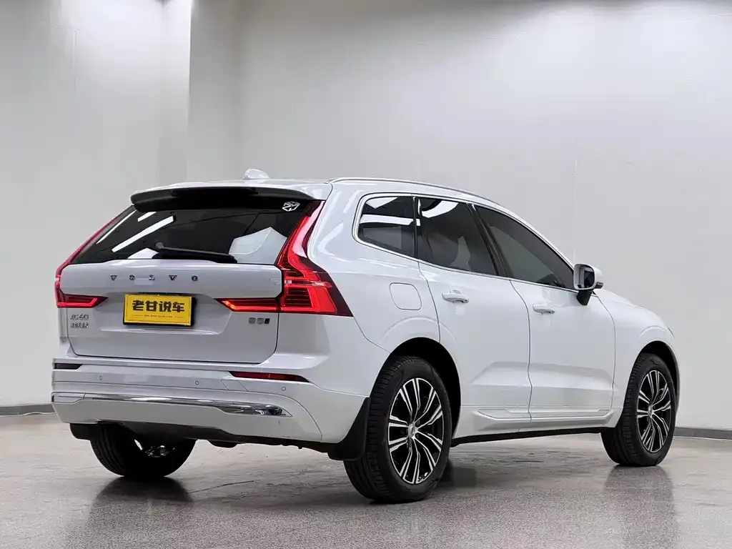 Volvo XC60 — фото 6
