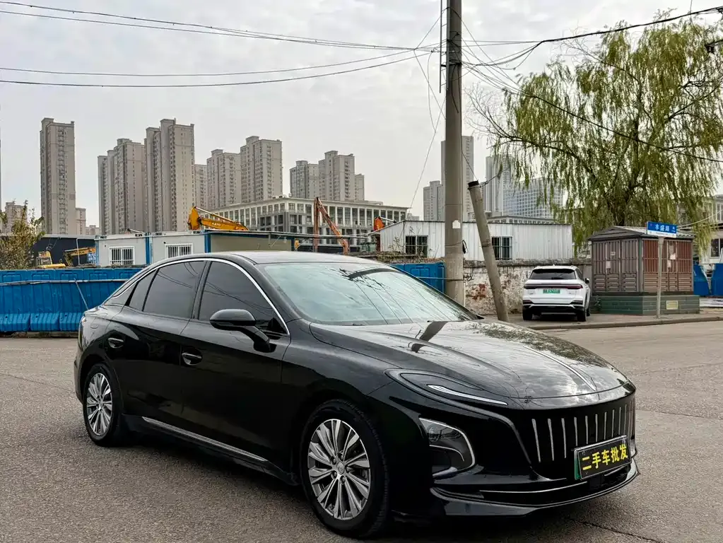 Hongqi E-QM5 — фото 5