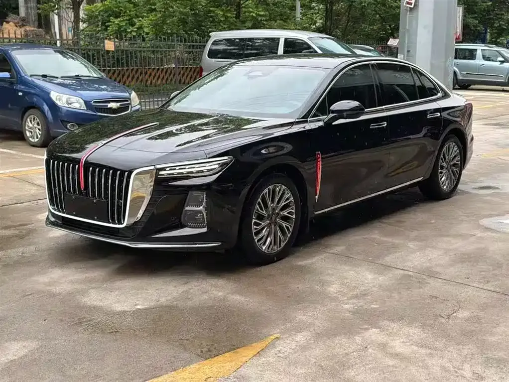Hongqi H5 — фото 1