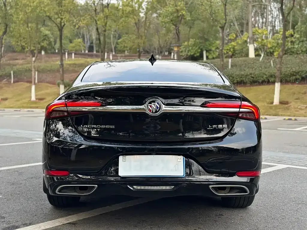 Buick LaCrosse — фото 10