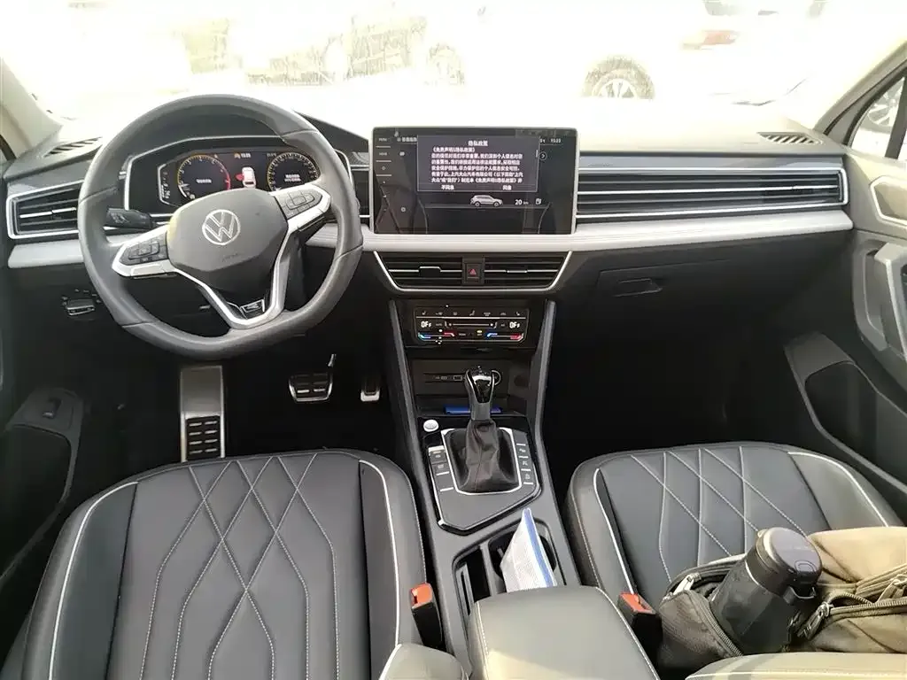 Volkswagen Tiguan L — фото 10