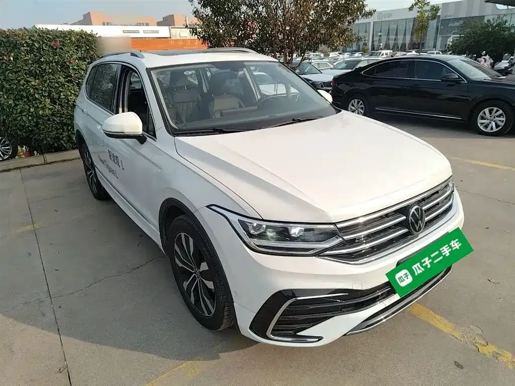 Volkswagen Tiguan L — фото 4