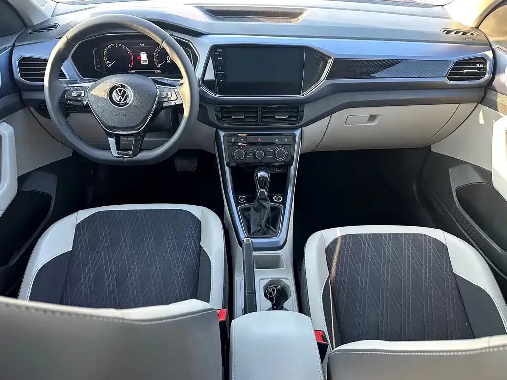 Volkswagen T-Cross — фото 4