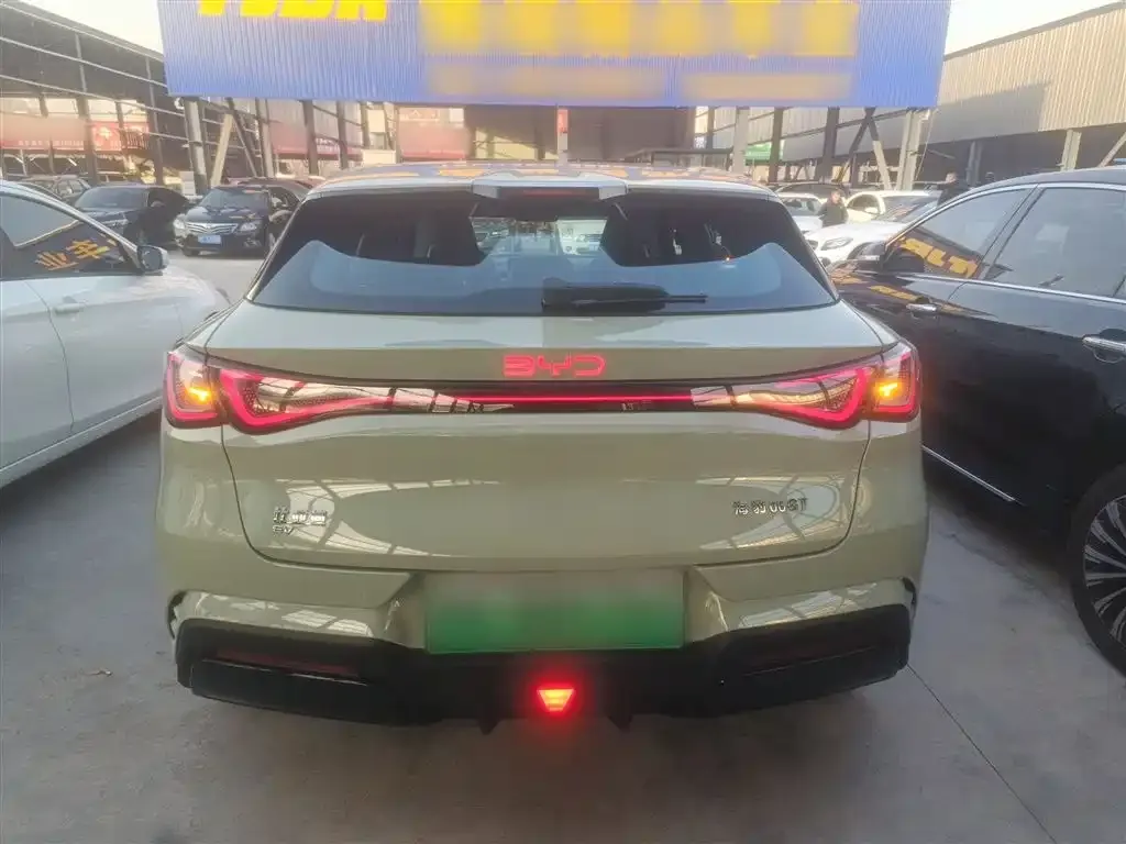 BYD Seal 06GT — фото 10