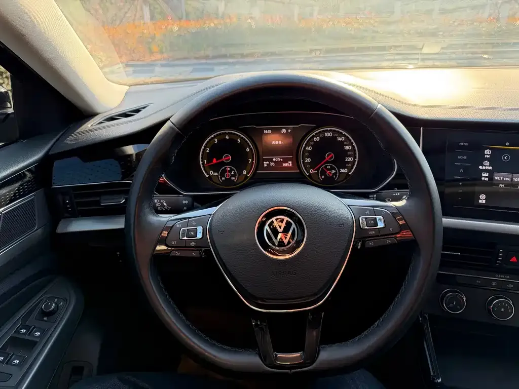 Volkswagen Passat — фото 2