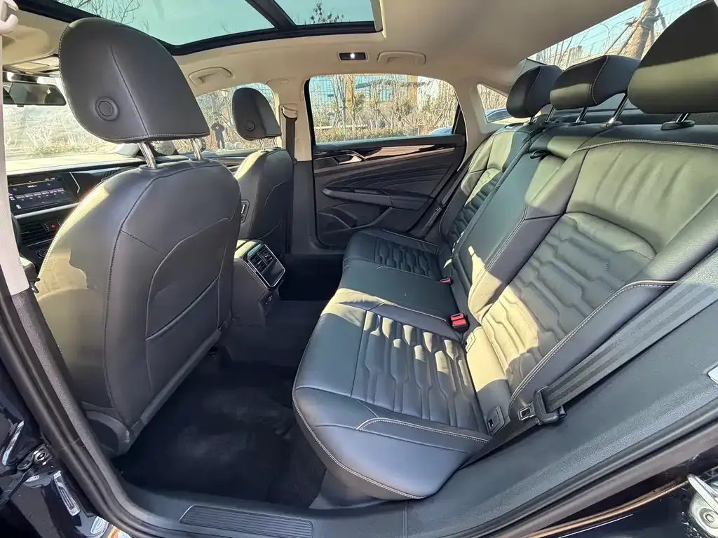 Volkswagen Passat — фото 10