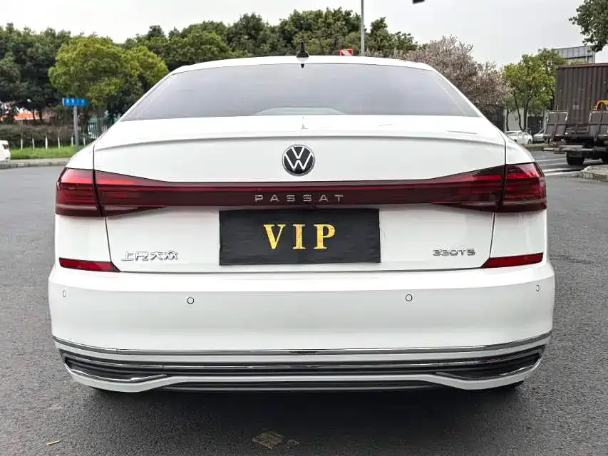 Volkswagen Passat — фото 8
