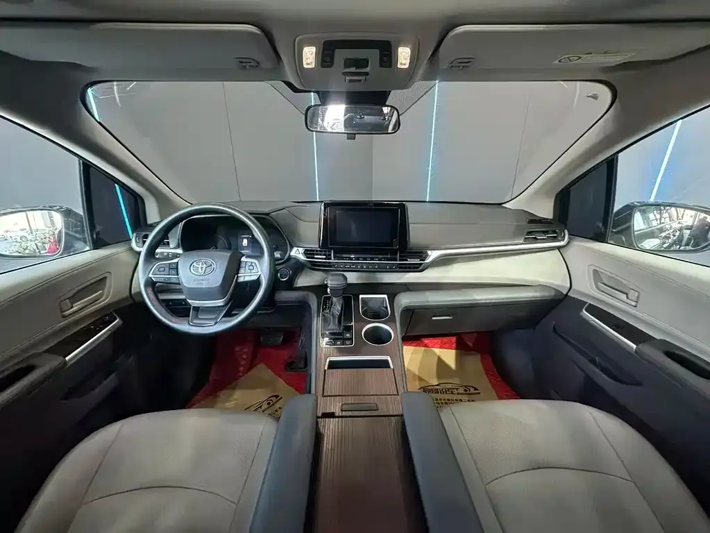 Toyota Granvia — фото 9