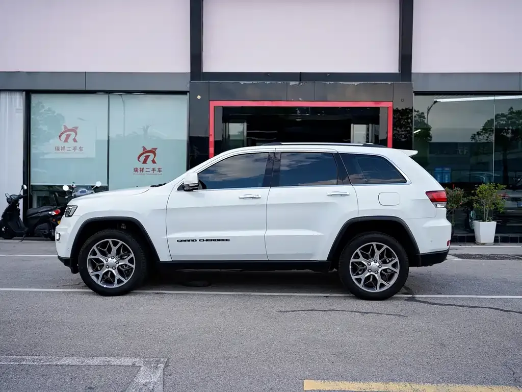 Jeep Grand Cherokee (Import) — фото 6