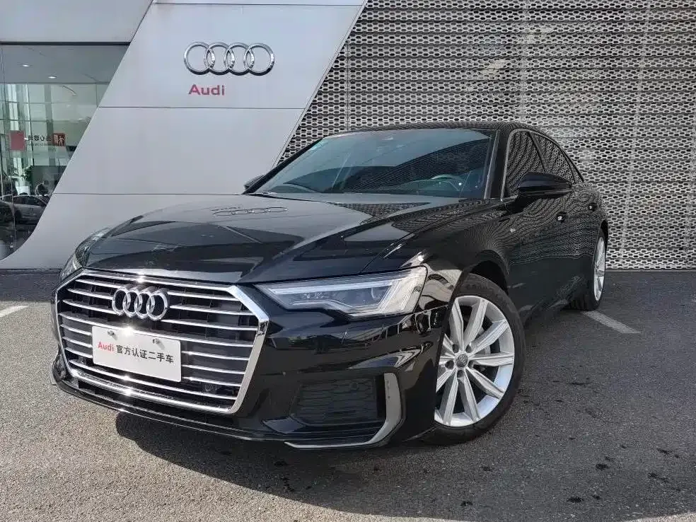 Audi A6L — фото 1