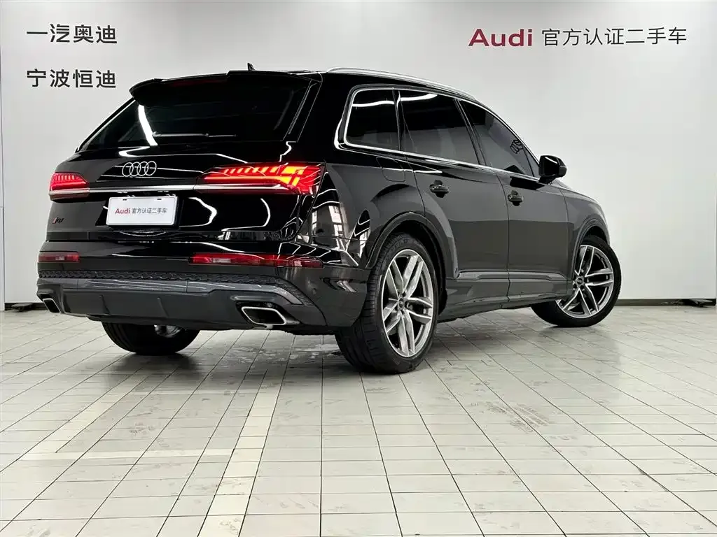 Audi Q7 — фото 4