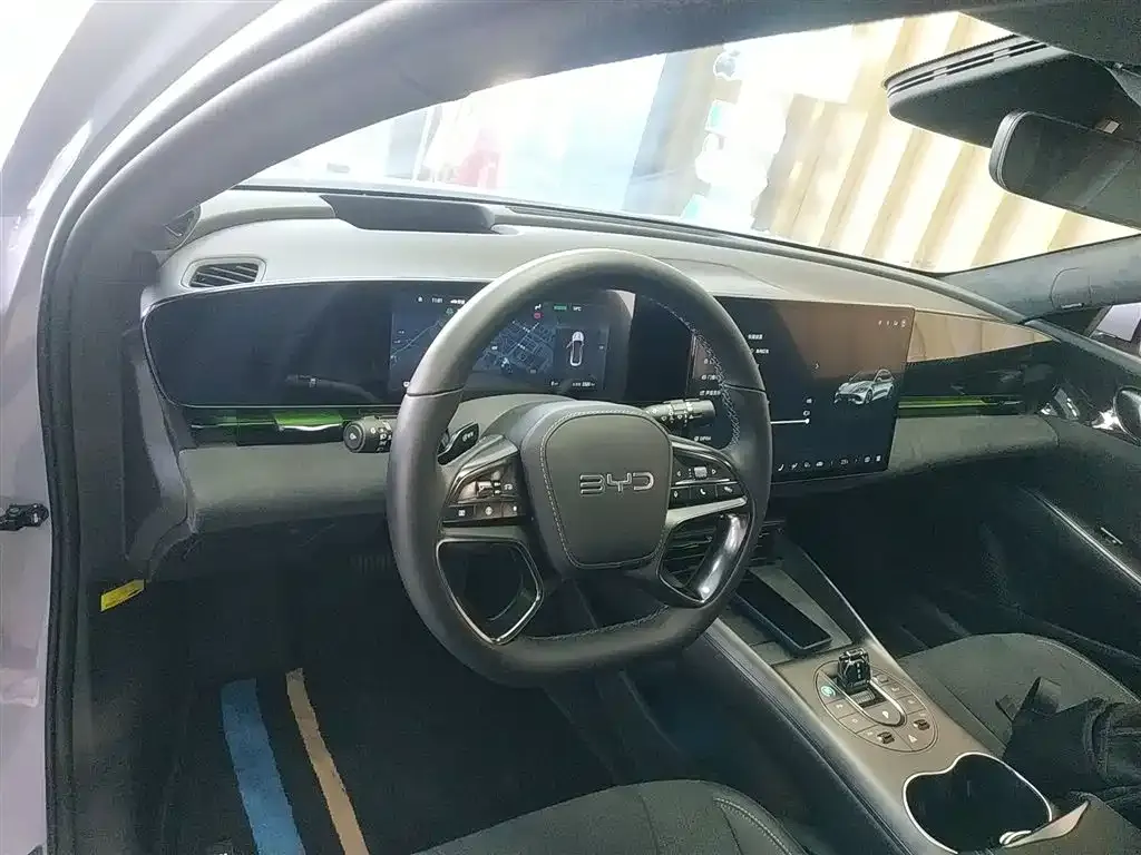 BYD Seal — фото 9