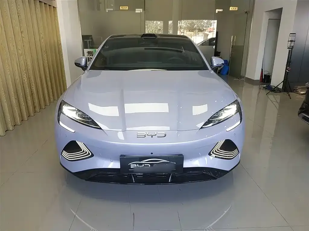 BYD Seal — фото 3