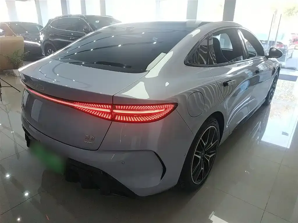 BYD Seal — фото 8