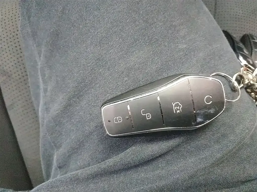 BYD Seal — фото 10