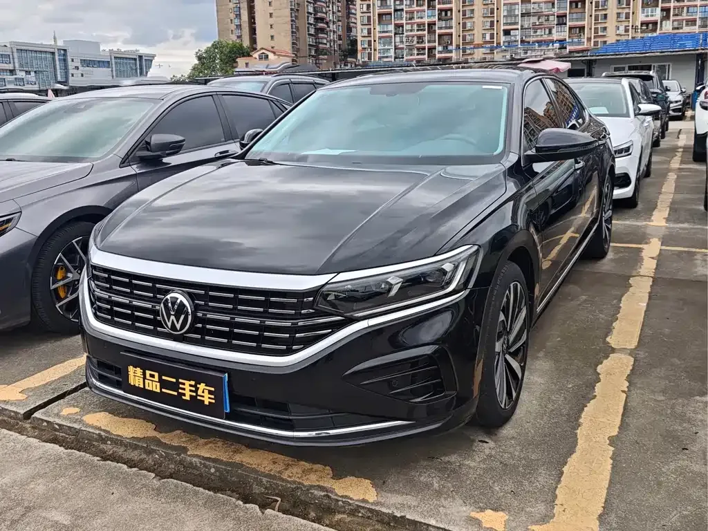 Volkswagen Passat — фото 1