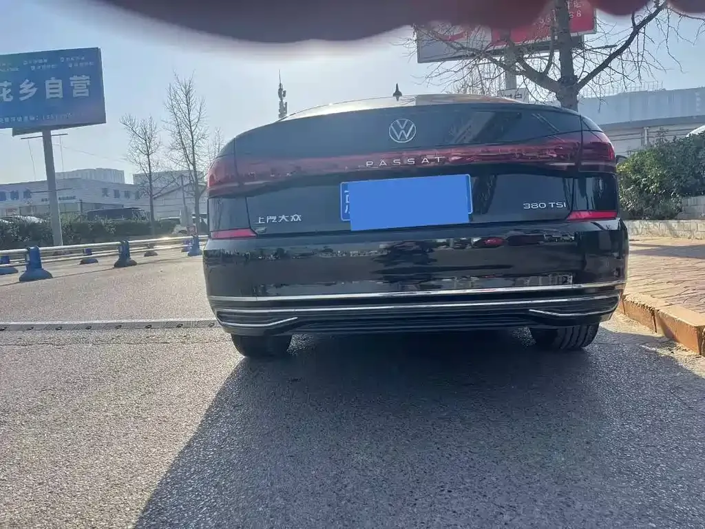 Volkswagen Passat — фото 10