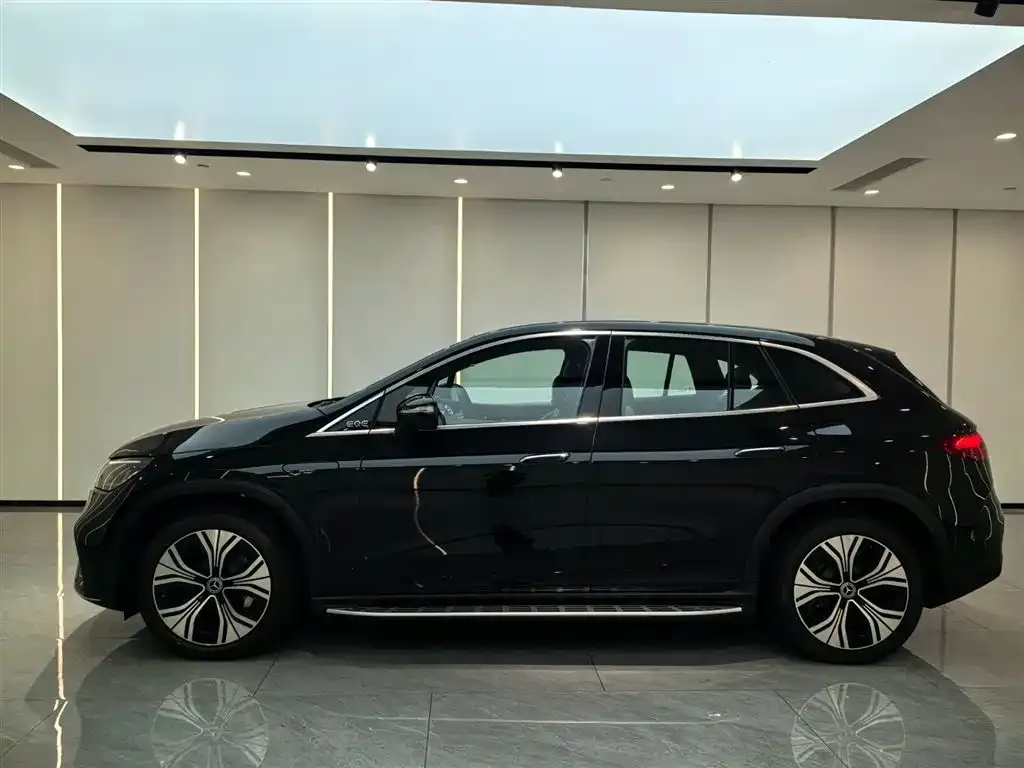 Mercedes-Benz EQE SUV — фото 2
