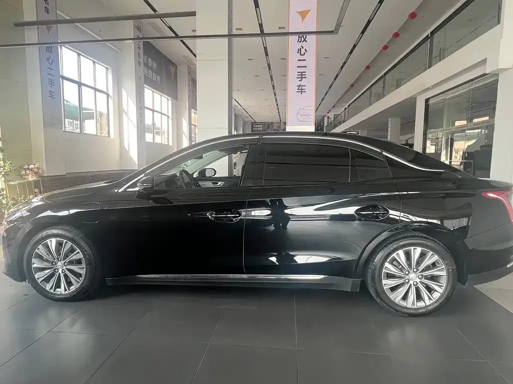 Hongqi E-QM5 — фото 4