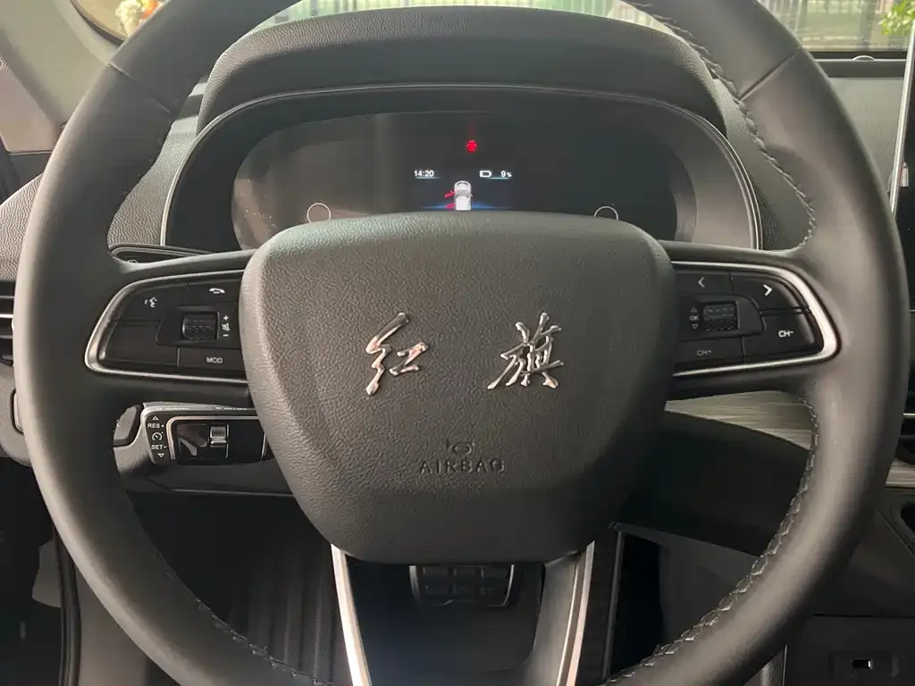 Hongqi E-QM5 — фото 8