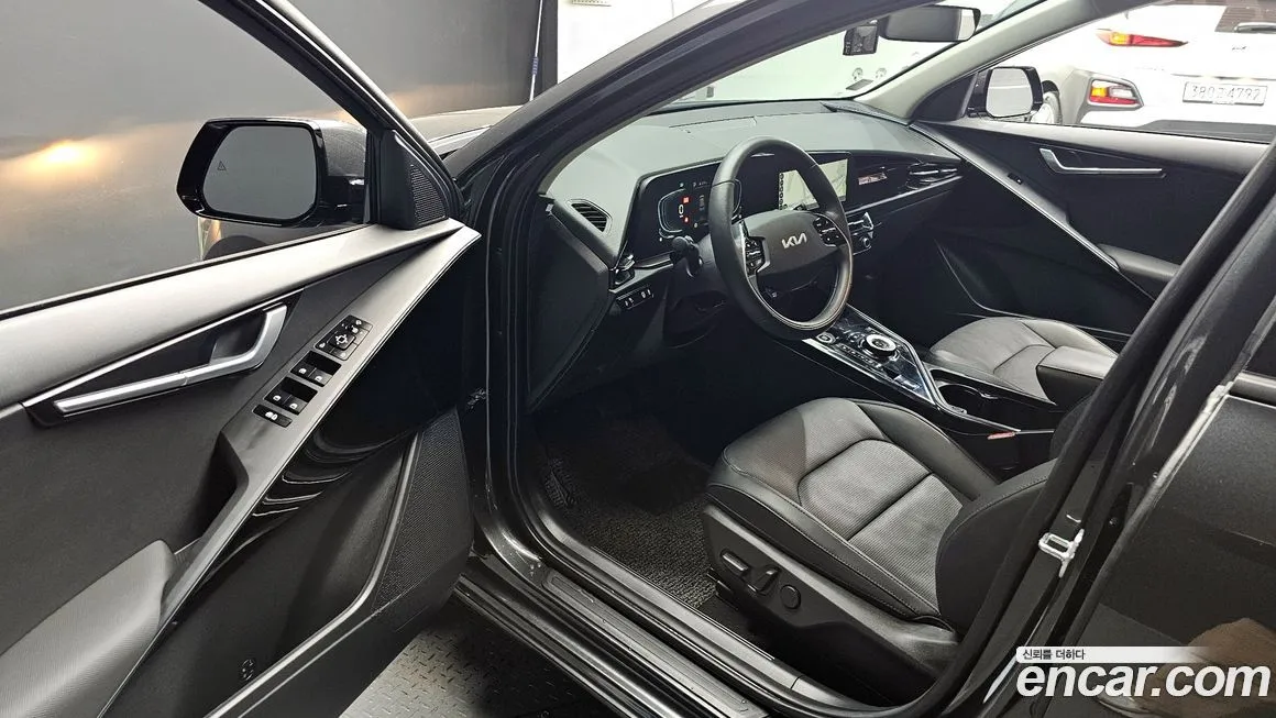 Kia Niro — фото 10