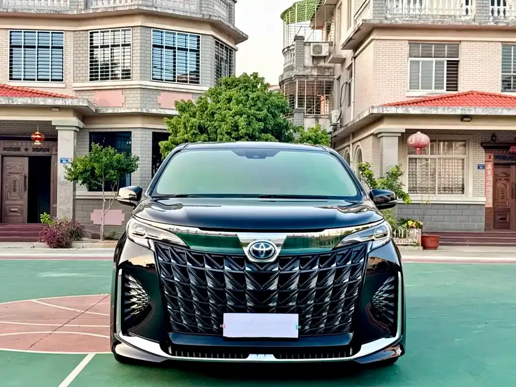 Toyota Granvia — фото 7