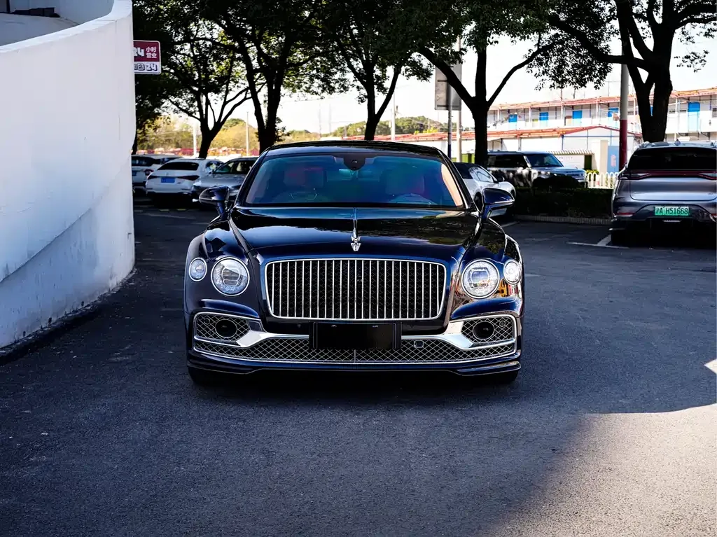 Bentley Flying Spur — фото 10