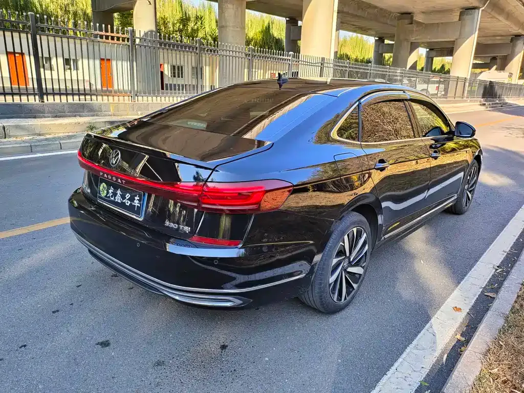 Volkswagen Passat — фото 6