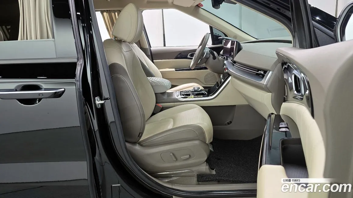 Kia Carnival — фото 10