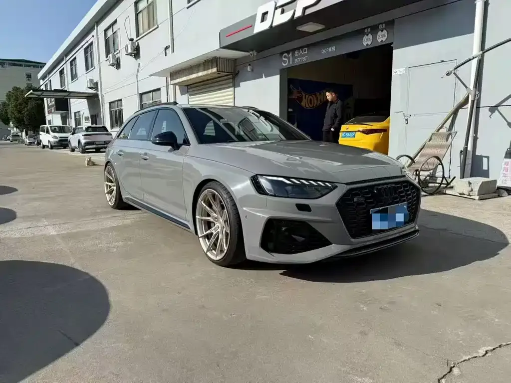 Audi RS 4 — фото 4