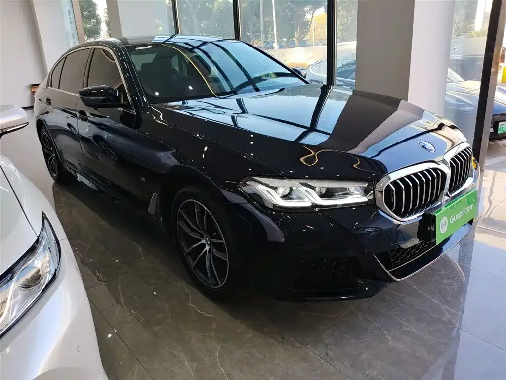 BMW 5 Series — фото 10