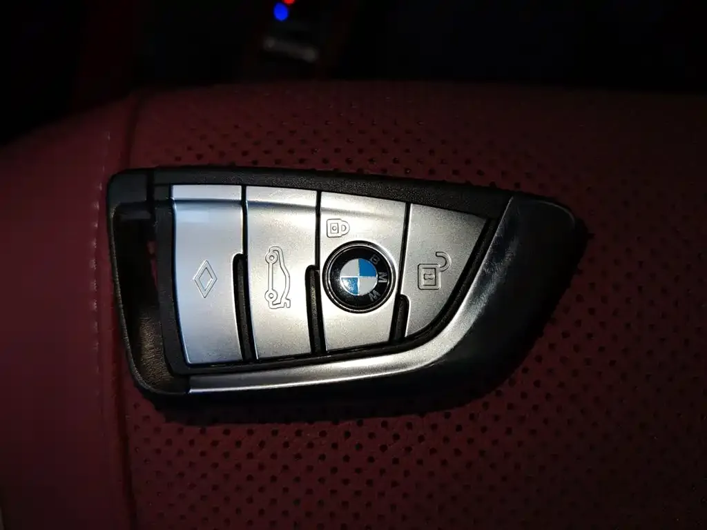 BMW 5 Series — фото 4