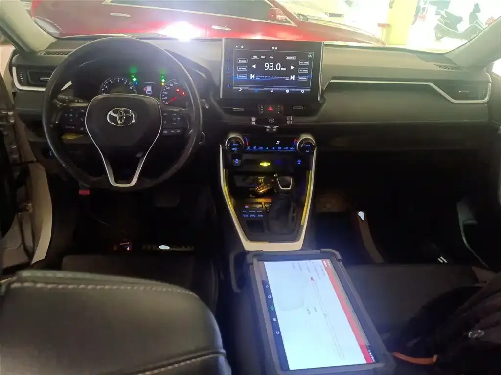 Toyota Wildlander — фото 10