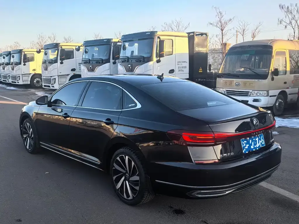 Volkswagen Passat — фото 8