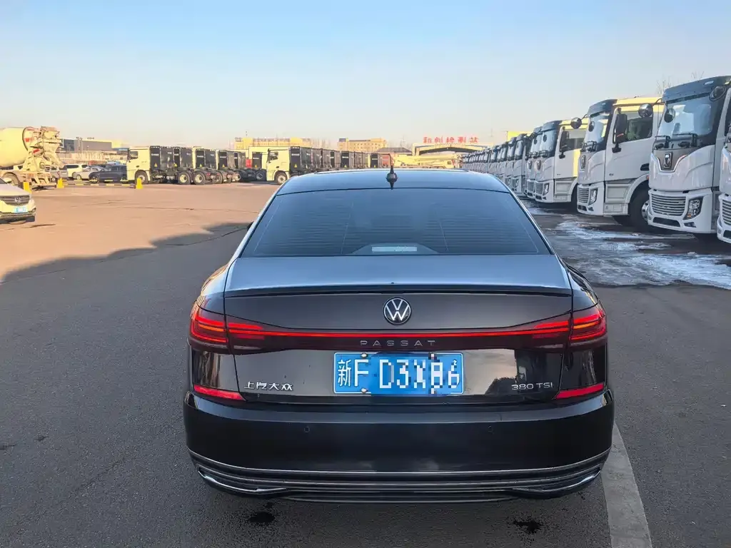Volkswagen Passat — фото 6