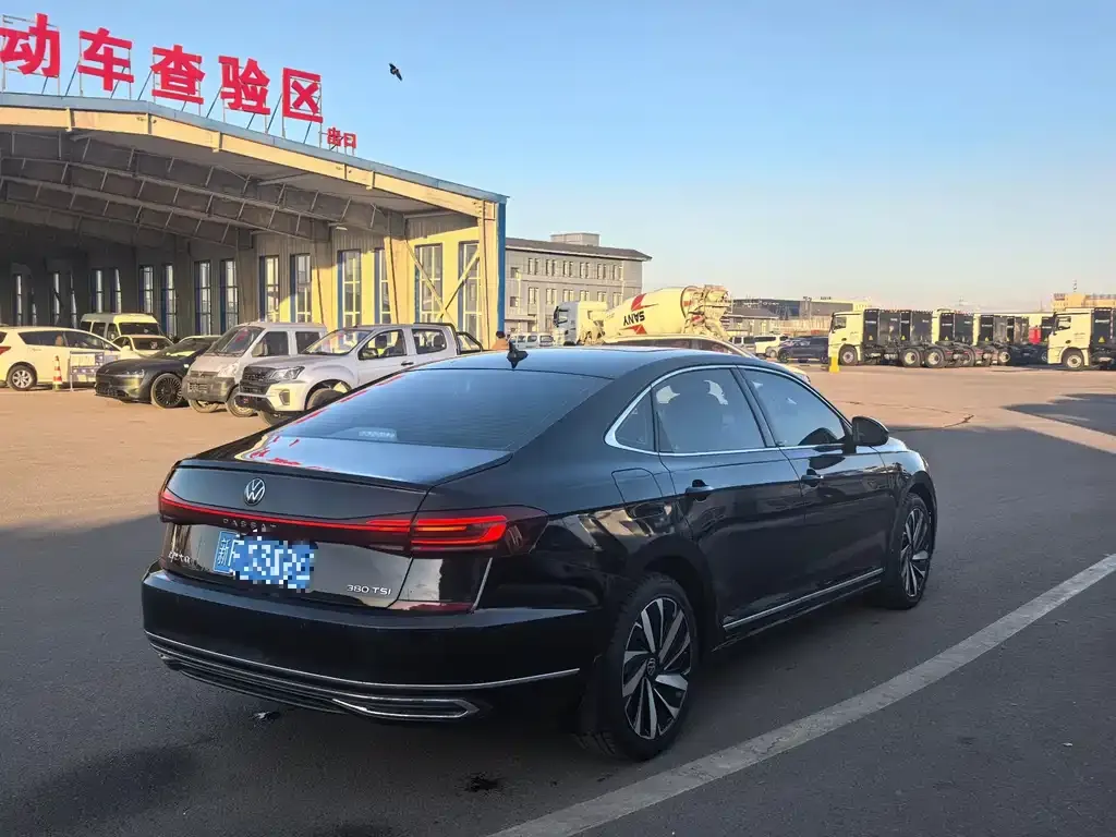 Volkswagen Passat — фото 9