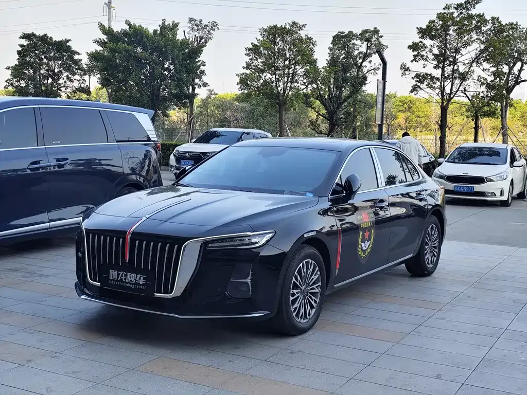 Hongqi H5 — фото 1