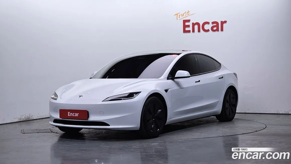 Tesla Model 3 — фото 1