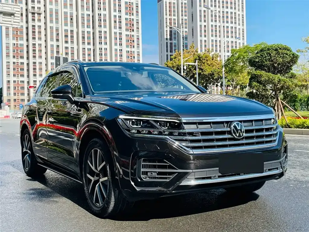Volkswagen Touareg — фото 9