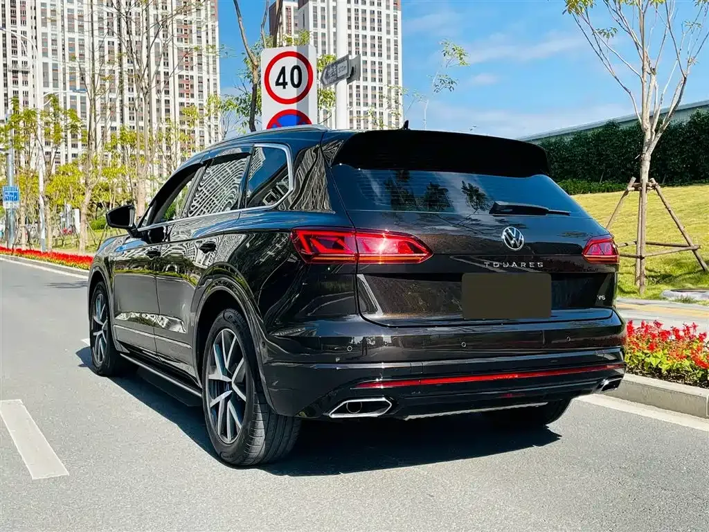 Volkswagen Touareg — фото 4