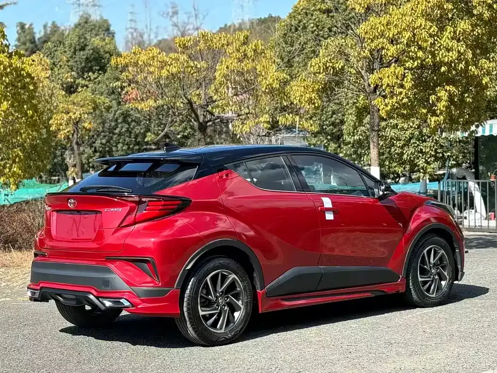Toyota C-HR — фото 9