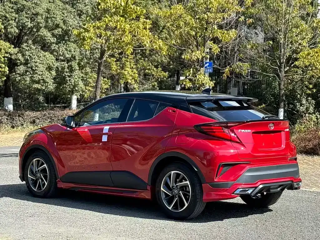 Toyota C-HR — фото 8