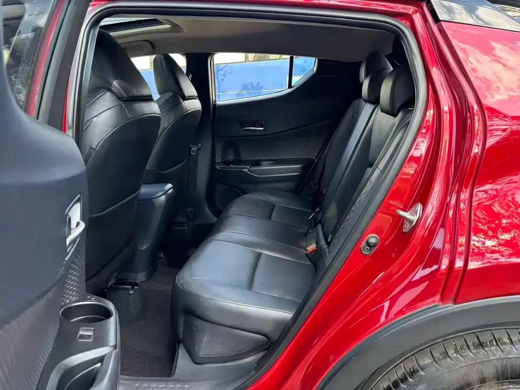 Toyota C-HR — фото 3