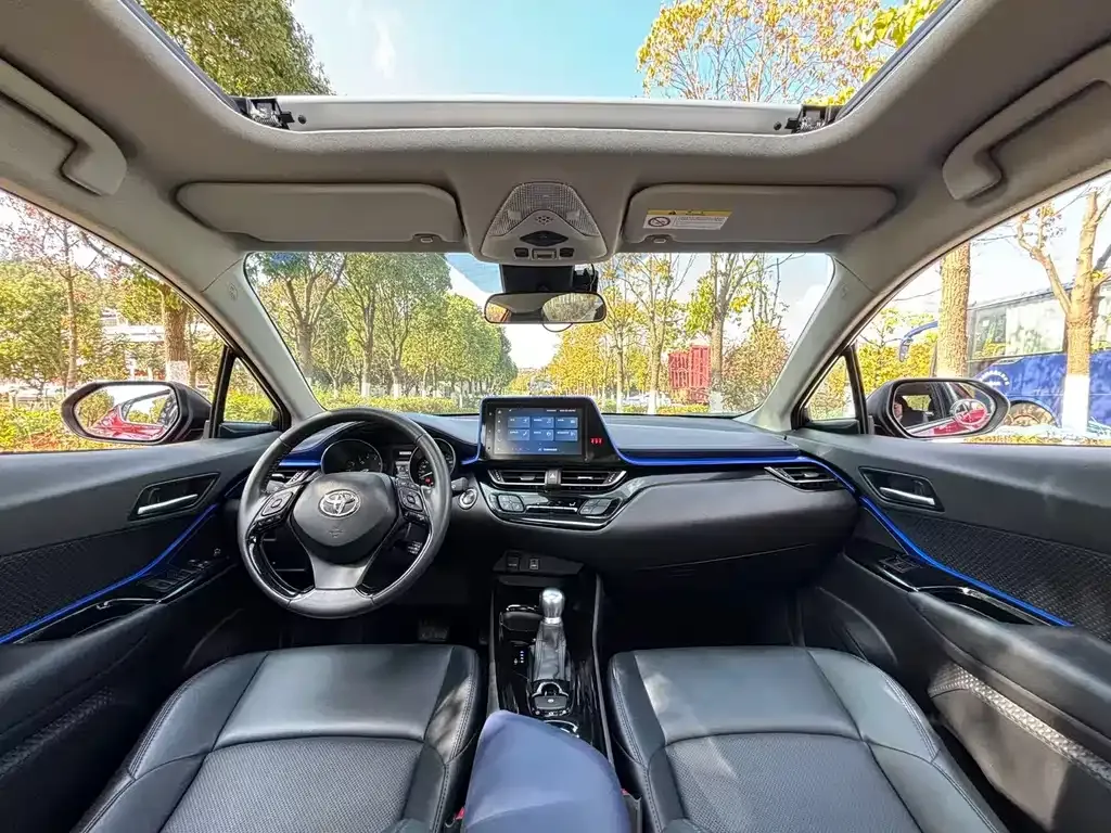 Toyota C-HR — фото 6