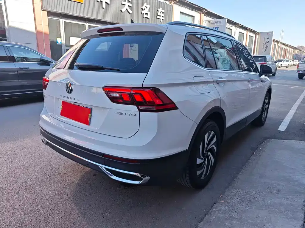 Volkswagen Tiguan L — фото 5