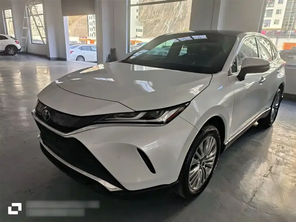 Toyota Harrier — фото 1