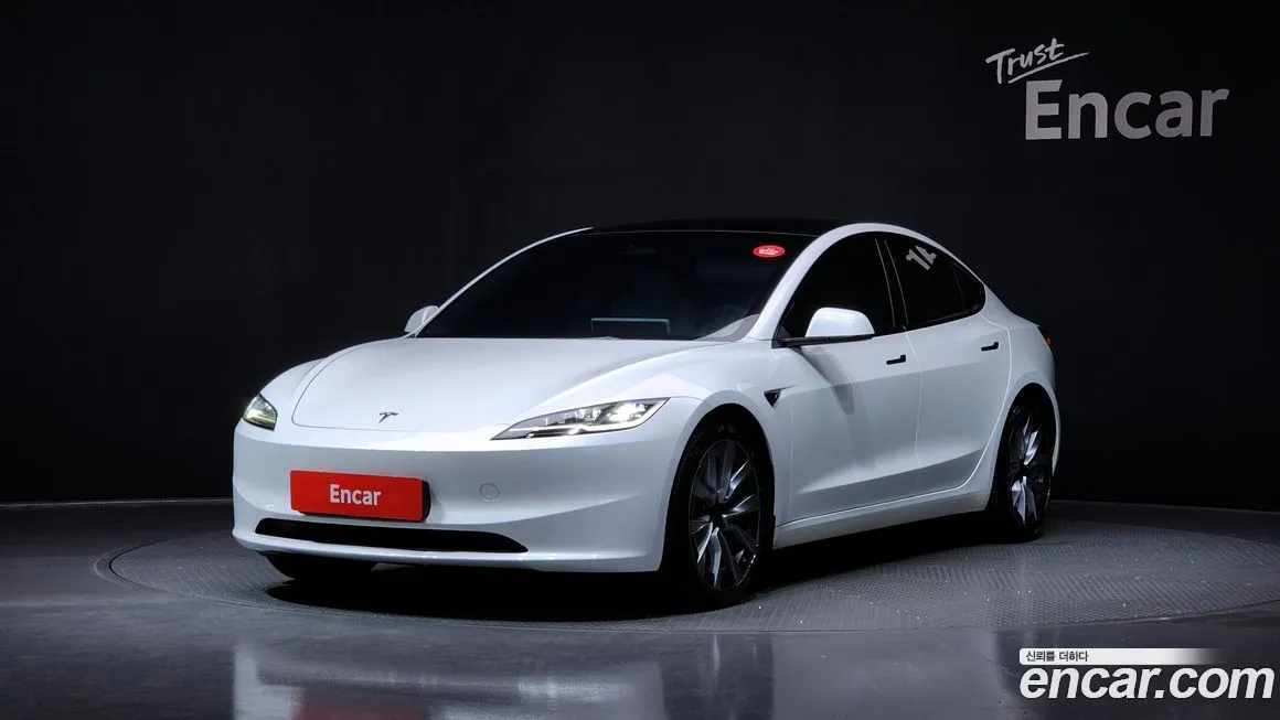 Tesla Model 3 — фото 1