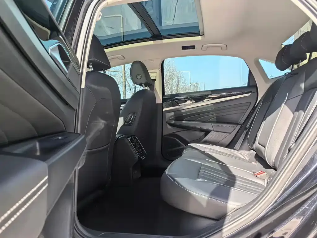 Volkswagen Passat — фото 2