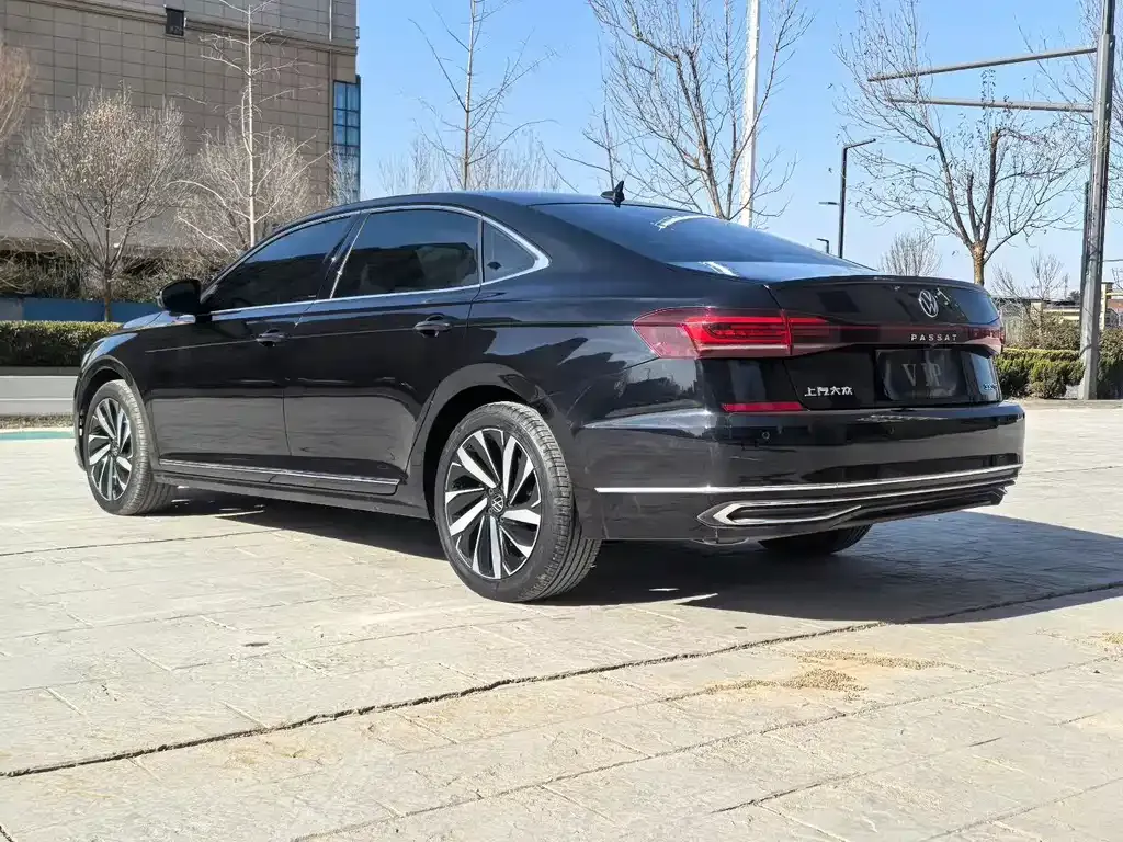Volkswagen Passat — фото 7